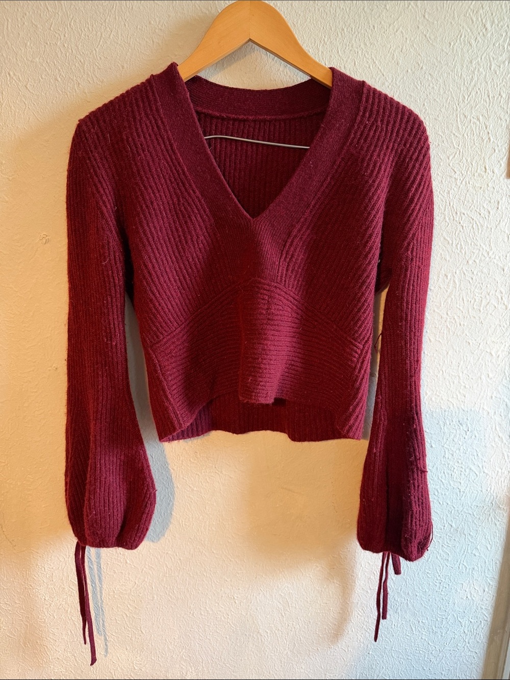A.L.C. V-Neck Ribbed wool/cashmere Sweater in Burgundy